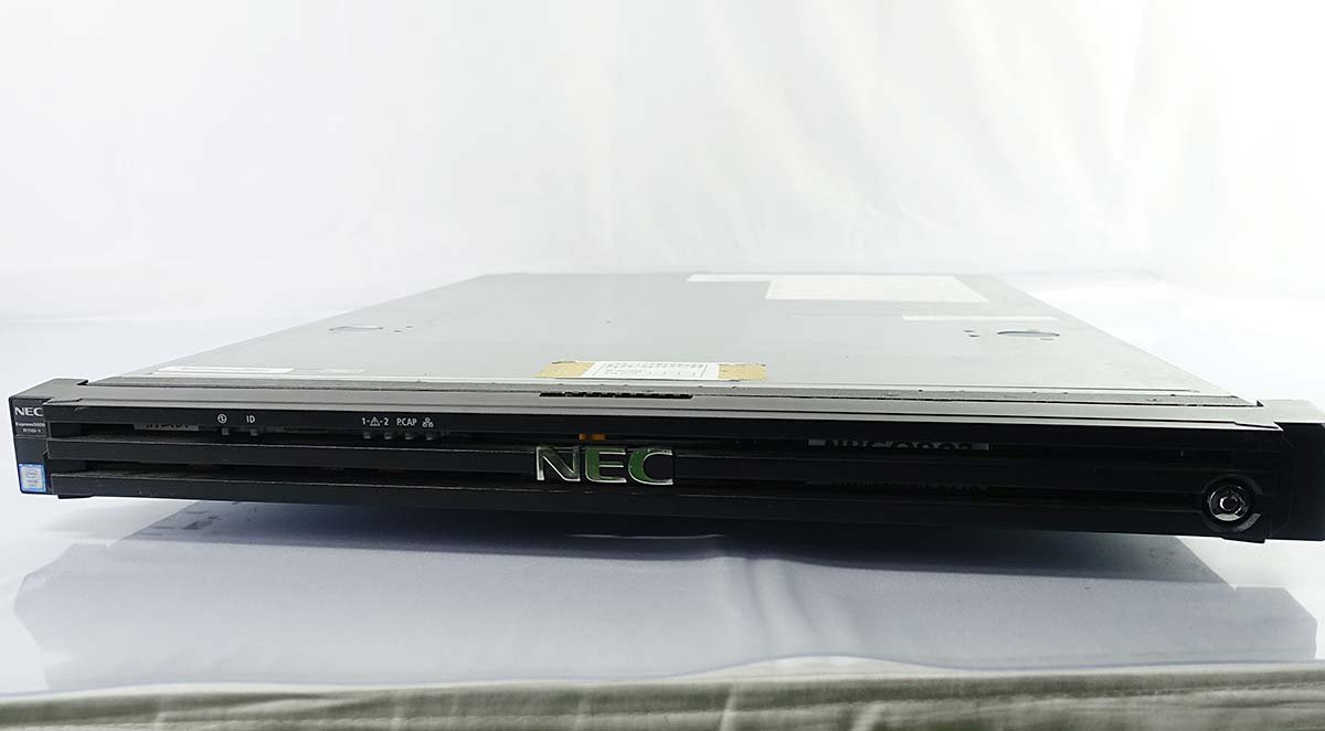 ラックサーバー NEC Express5800/R110i-1 N8100-2527Y/Xeon E3-1220 V6 3.0GHz/メモリ8GB/HDD300GBx3/SAS/OS無/1U/サーバ S082106_画像1