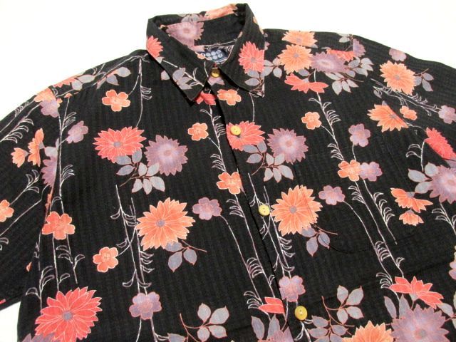 * beautiful goods *TAKEO KIKUCHI Takeo Kikuchi short sleeves peace pattern shirt 3* black black . floral print total pattern cotton 100% cotton aro is summer thing tops TK popular 