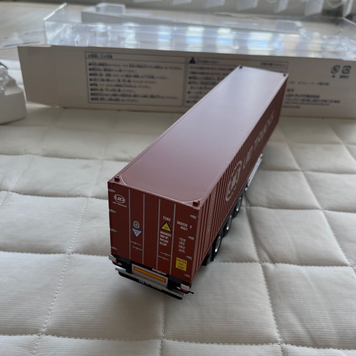 UD TRUCKS クオン　UDトラックス　1/43 トラクターヘッド　冷凍