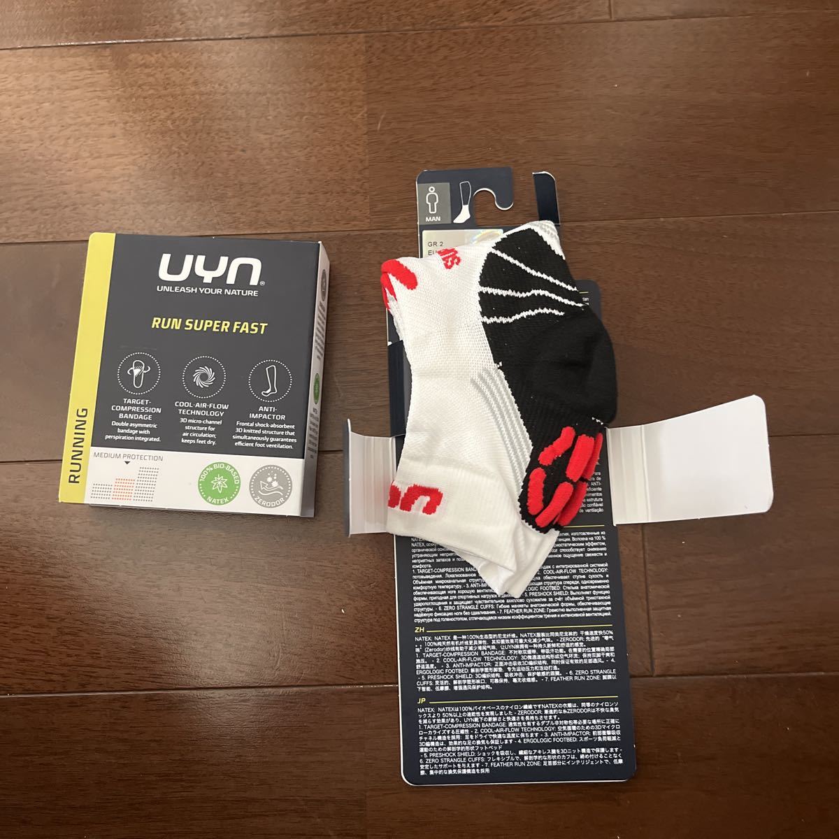 UYN Running Super Fast Socks White/Red(u in бег super First носки белый / красный ) новый товар не использовался размер 39-41