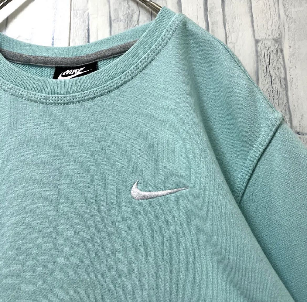 NIKE ナイキ トレーナー スウェット L 長袖 シンプルロゴ ワンポイントロゴ 刺繍ロゴ スウォッシュ ライトグリーン プルオーバー 送料無料