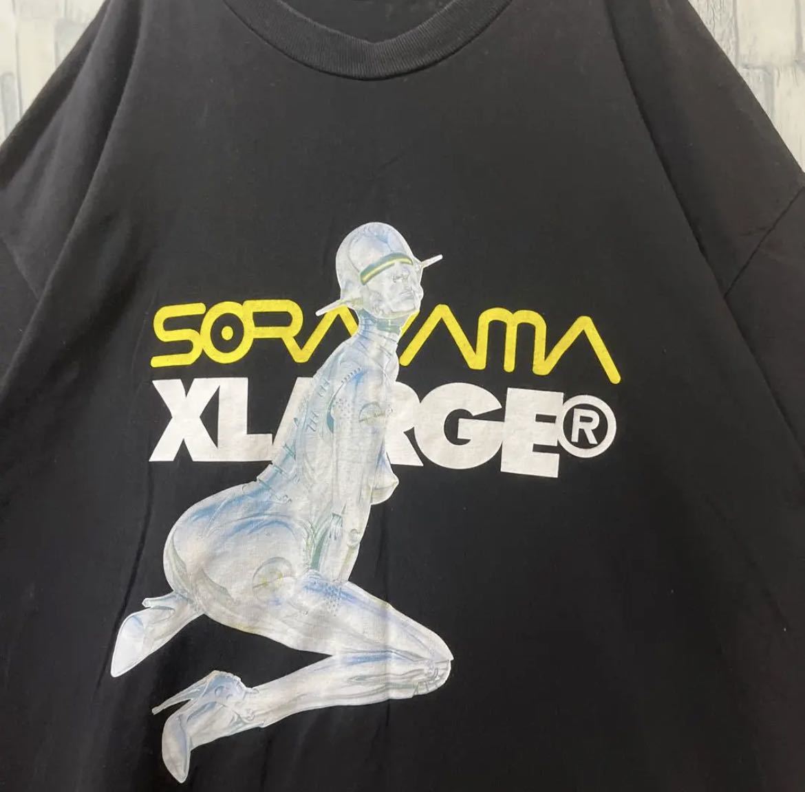 X-LARGE xlarge エクストララージ 空山基 HAJIME SORAYAMA ソラヤマハジメ セクシーロボット コラボ Tシャツ 半袖  サイズXL ビッグロゴ