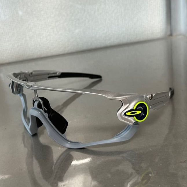 高級ブランド 即決 新品未使用 オークリー OAKLEY JAWBREAKER