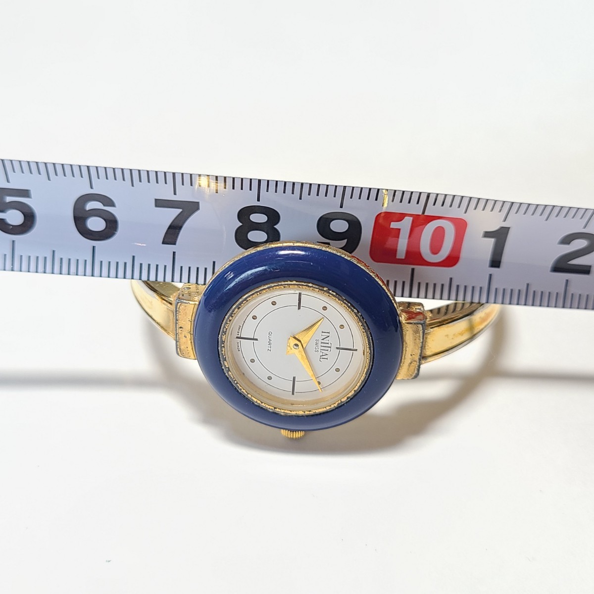 MT69LL スイス製 INITIAL イニシャル レディース腕時計 バングルウォッチ ブレスレット ゴールド ブルー _画像5