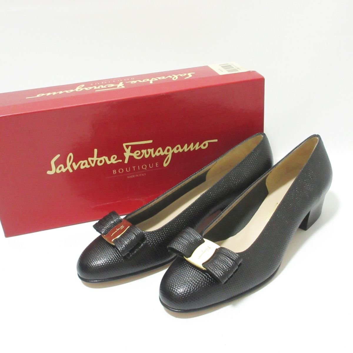 国際ブランド】 Ferragamo Salvatore 未使用 サルヴァトーレフェラガモ