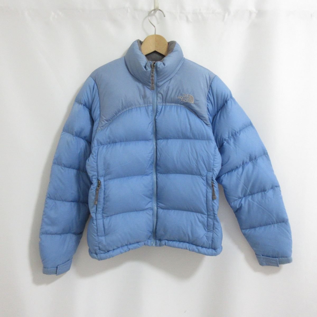 美品 THE NORTH FACE ノースフェイス ロゴ スタンドカラー ジップアップ ヌプシジャケット ダウンジャケット NDW00360 S ブルー 083_画像1