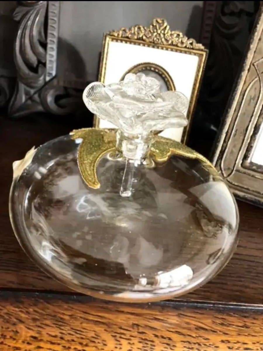 薔薇の蓋　フランス製　美しいガラスの香水瓶　ハンドメイド メイドビーズ　ビンテージ　アンティーク　ガラス瓶_画像3