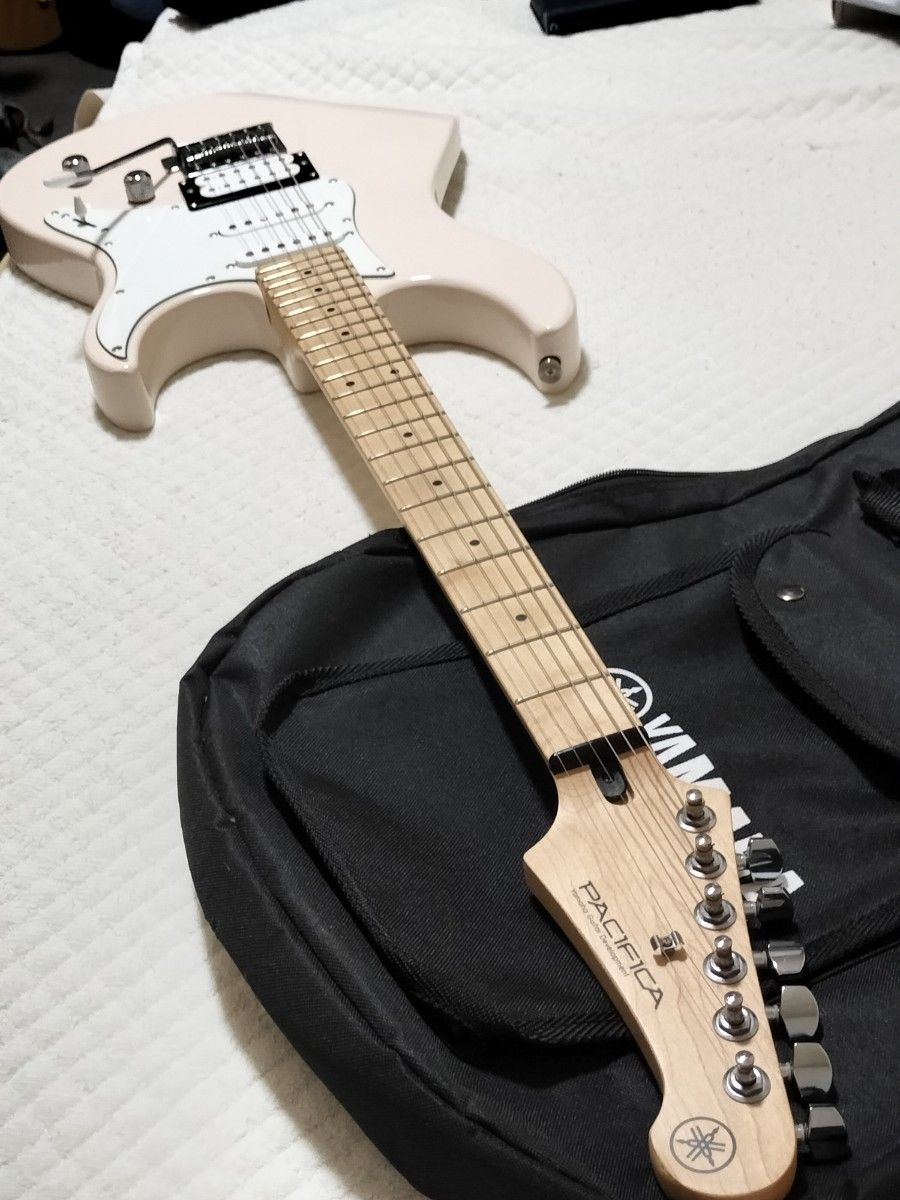 YAMAHA Pacifica SSH クリーム色 ケースオマケ付き 初心者最適 YAMAHA Pacifica SSH クリーム色 ケースオマケ付き 初心者最適