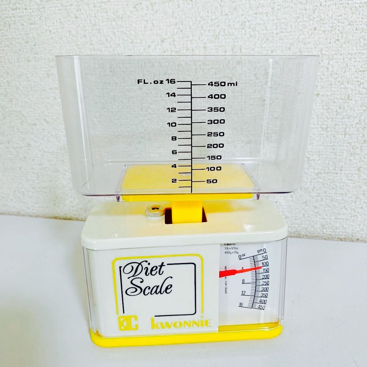 中古品　KWONNIE Diet Scale キッチンスケール レトロ ヴィンテージ キッチン 計量器　可愛い　黄色　ホワイト