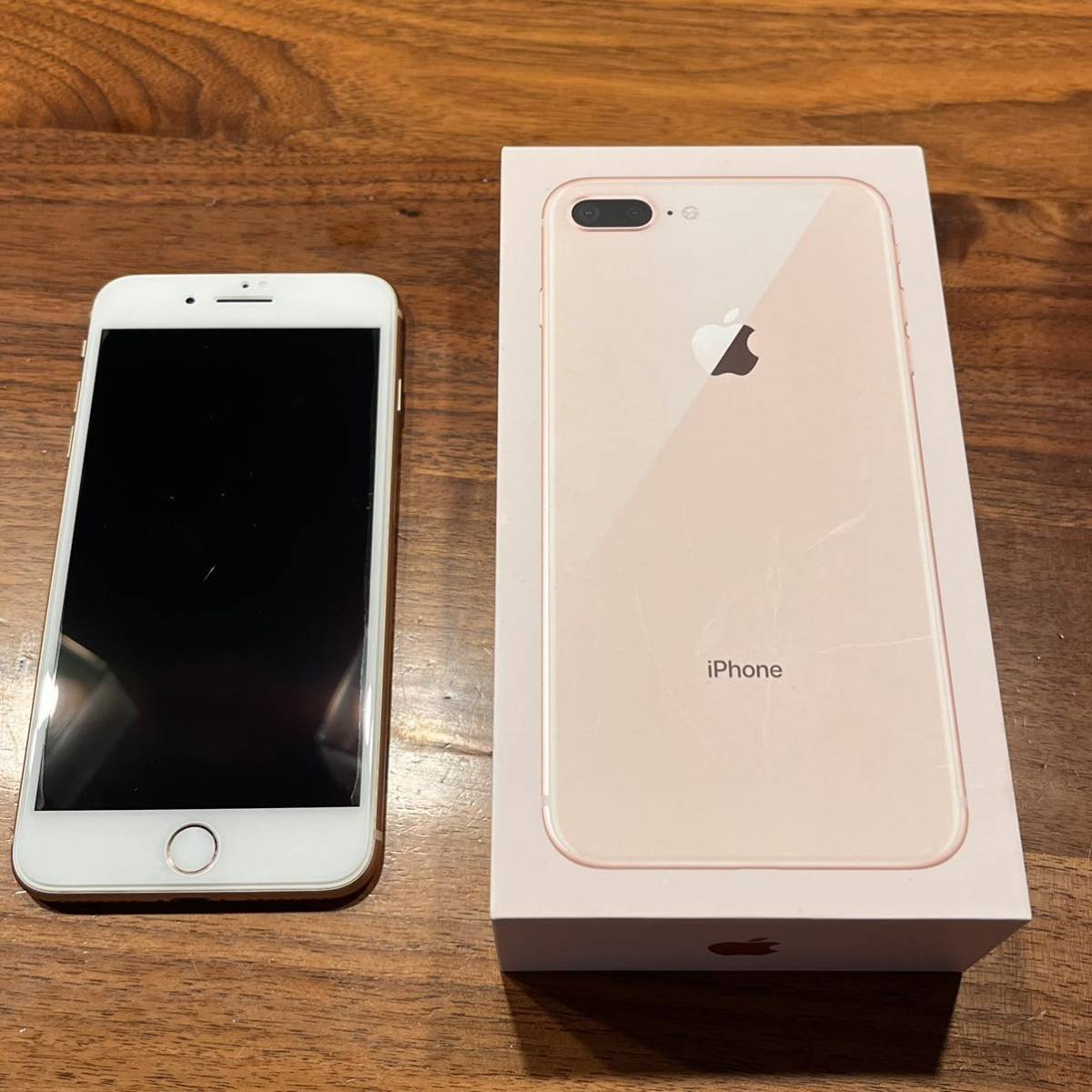 冬バーゲン☆】 美品 apple iPhone8 Plus 256GB SIMフリー ゴールド