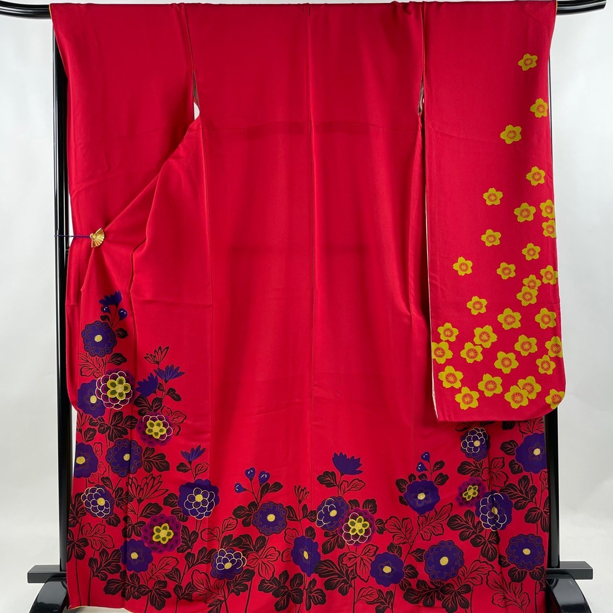 最安値】 振袖 【中古】 名品 正絹 赤 金彩 桜 菊 袷 L 裄丈68.5cm