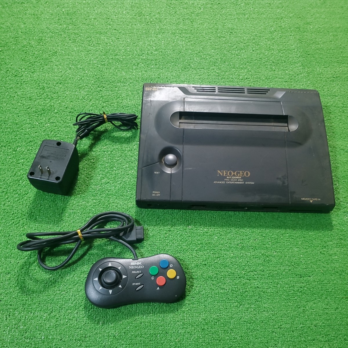 ネオジオ本体 NEOGEO ネオジオコントローラー メモリーカード付-