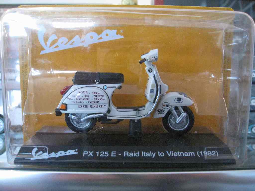 ★海外販売イタリアエデイコラ1/18ベスパ Vespa PX125E-Raid italy to Vietnam(1992)ホワイト系☆彡_画像1