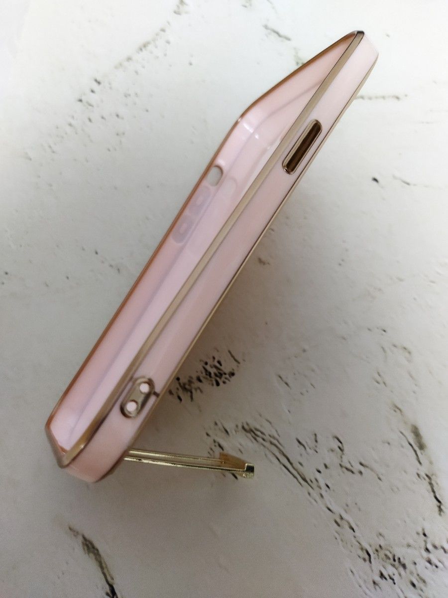 新品アイフォン１３おしゃれな携帯カバーiPhone１３用スマホスタンドつきかわいいスマホケース６．１インチ　新品未使用　ピンク