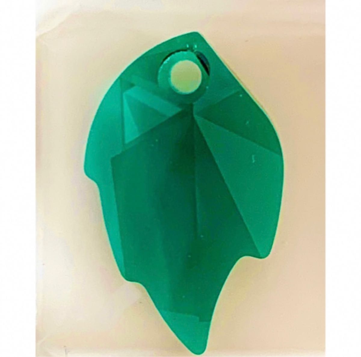 スワロフスキー#6735廃盤・限定販売レア エメラルド/#6764ダーク スワロフスキー#6735廃盤・限定販売レア エメラルド/#6764ダーク