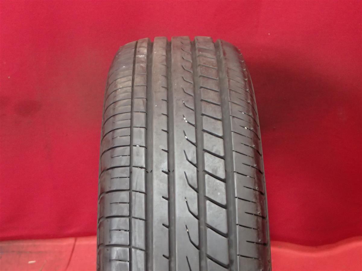 単品 タイヤ 1本 《 ヨコハマ 》 ブルーアース RV-01 [ 185/70R14 88S ] 9分山★n14 フリード ノート カローラ ストリーム シビック_画像1