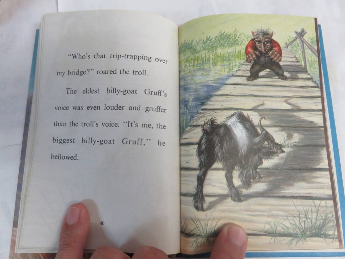 【洋書】'WELL-LOVED TALES' The Three Billy-goats Gruff　1968年　The Ladybird 'EASY-READING' Book　アンティーク　絵本_画像9