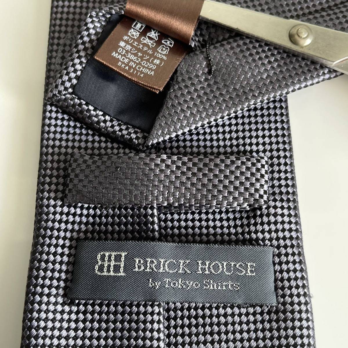 BRICK HOUSE by TOKYO SHIRT（ブリックハウス） 灰色ネクタイ_画像1