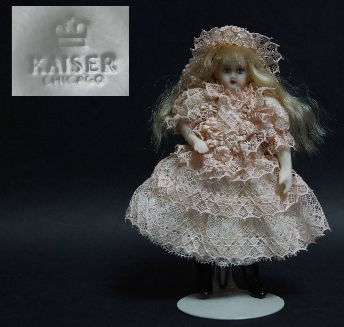 【閑】ドイツ製ビスクドール 可愛らしい女の子人形レースワンピース KAISER CHICAGO台付 西洋美術 5D0803