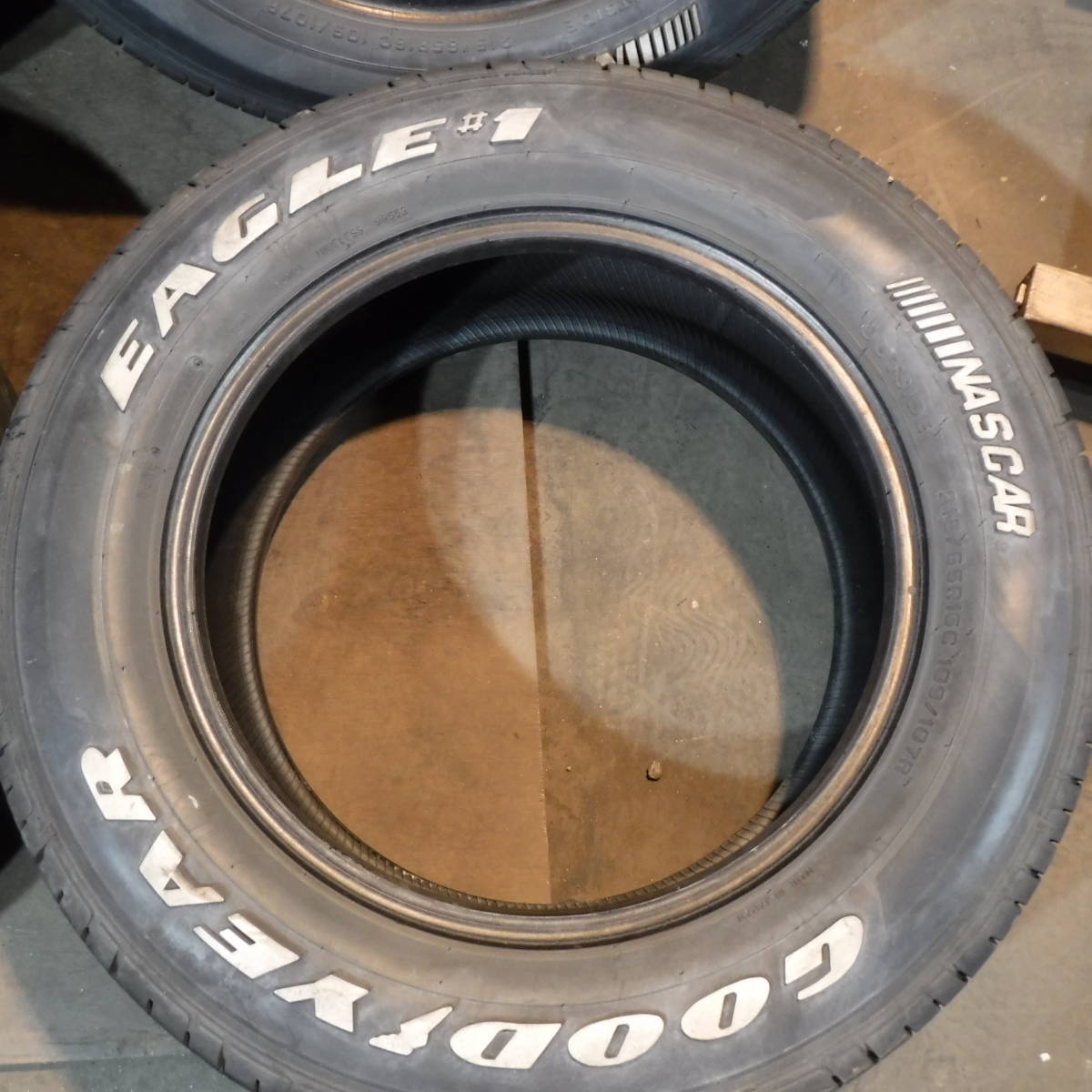 EAGLE イーグル♯1 ホワイトレター 215/65R16 GOOD YEAR(グッドイヤー) 愛知手渡し,交換可 オンロード 中古タイヤ4本 629-80-60_画像9