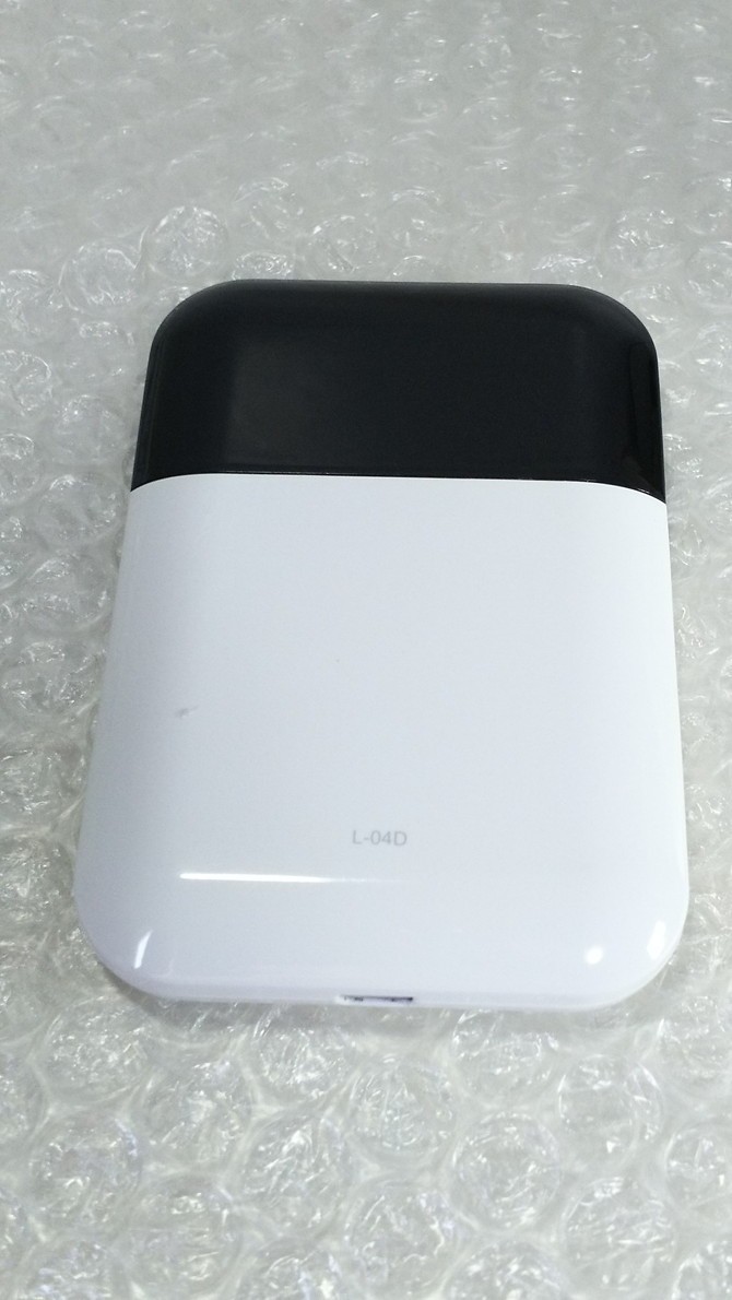 docomo LG電子 データ通信端末 L-04D xi ホワイト 本体 白ロム 094892_画像2