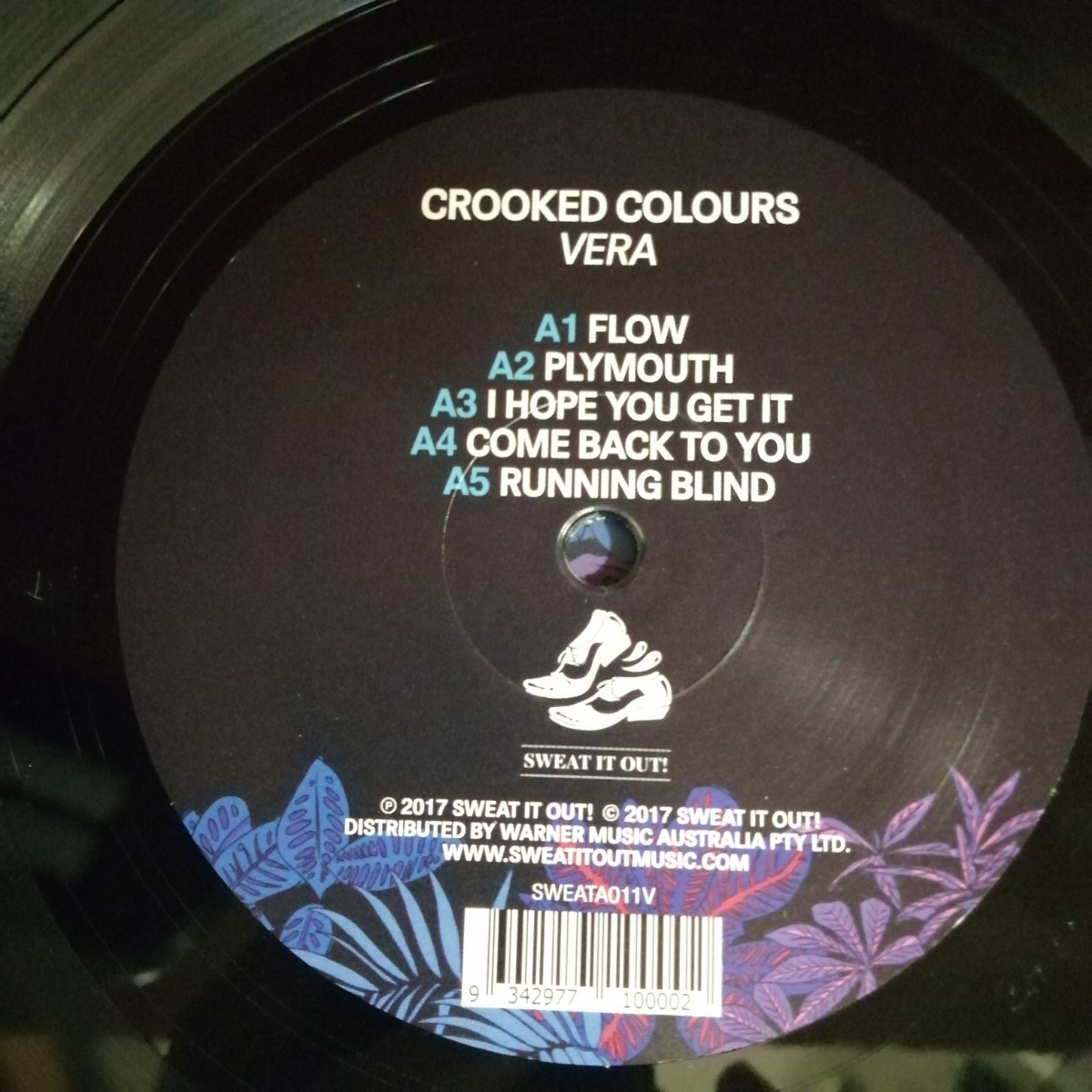 C08 中古LP 中古レコード クルックドカラーズ vera CROOKED COLOURS オーストラリア盤　SWEATA011V トランス系　ダウンロードコード有り_画像3