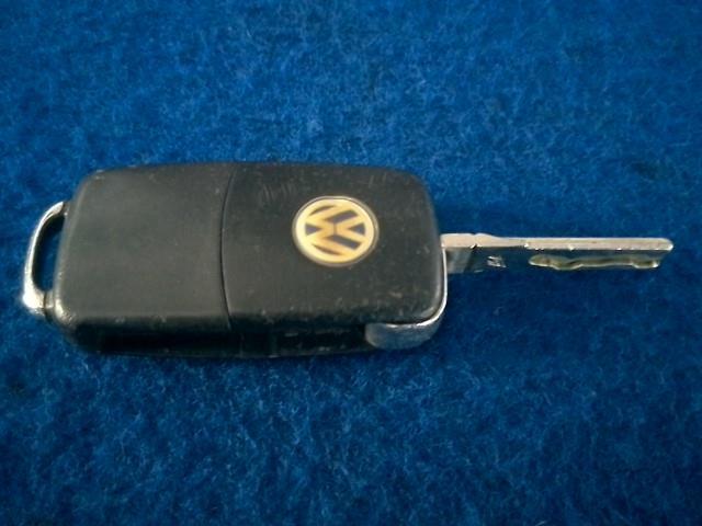 VW ゴルフトゥーラン ABA-1TBMY キーレスリモコン カギ 鍵 ※同梱不可 即決商品_画像2