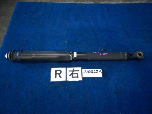 ヴォクシー DBA-ZRR70W 右リア ショックアブソーバー ZS 7人 48531-80762 ※同梱不可 即決商品_画像1