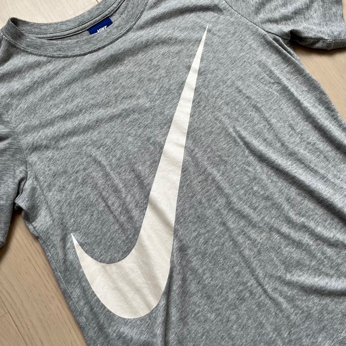 紺タグ　NIKE ナイキ　ビックロゴ　スウッシュ　プリントロゴ　半袖Tシャツ　グレー　Sサイズ 送料無料