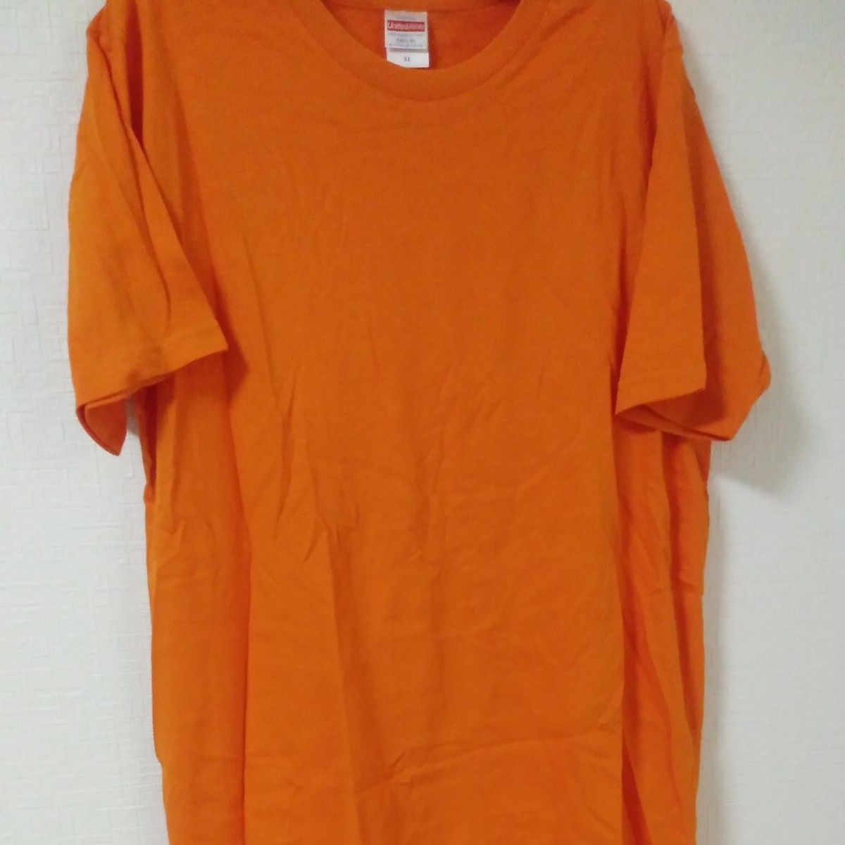 無地のオレンジ色XLサイズ半袖テーシャツ