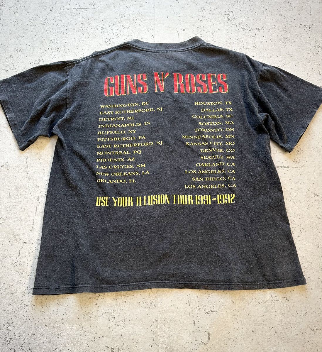 90s USA製 “ GUNS N' ROSES ” USE YOUR ILLUSION TOUR 1991-1992 90s USA製 “ GUNS N' ROSES ” USE YOUR ILLUSION TOUR 1991-1992
