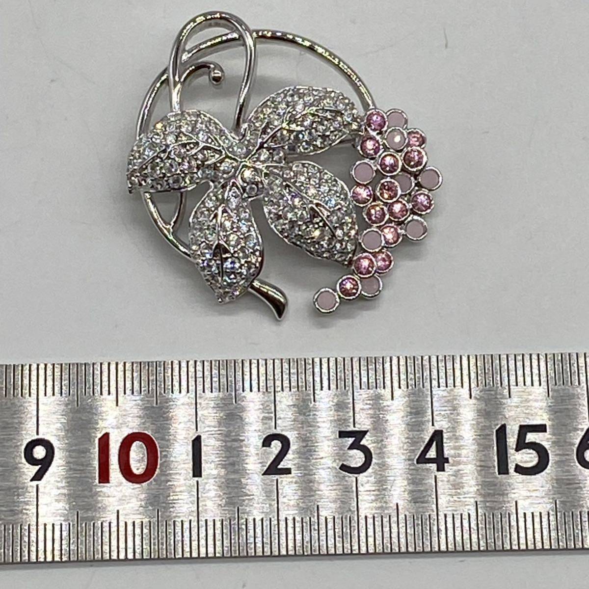 SWAROVSKI Swarovski brooch grape grape ⑨ no.71