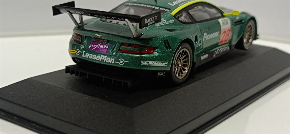 1/43 IXO ASTON MARTIN DBR9