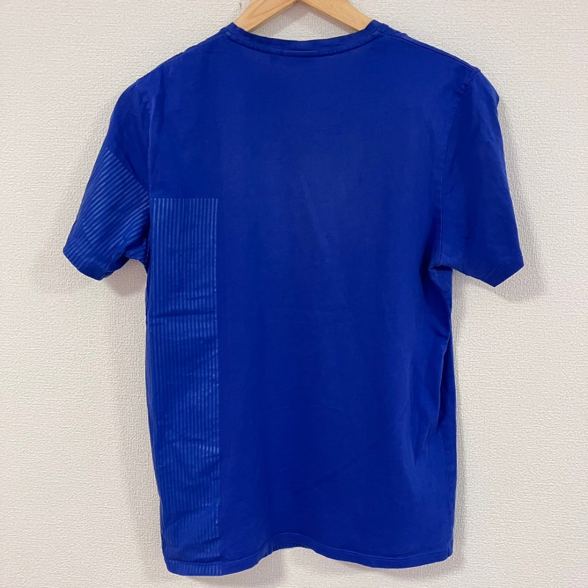 H4133NL Calvin Klein カルバンクライン サイズM Vネック 半袖Tシャツ ブルー メンズ コットンTシャツ 綿100% 大人カジュアル USED _画像2