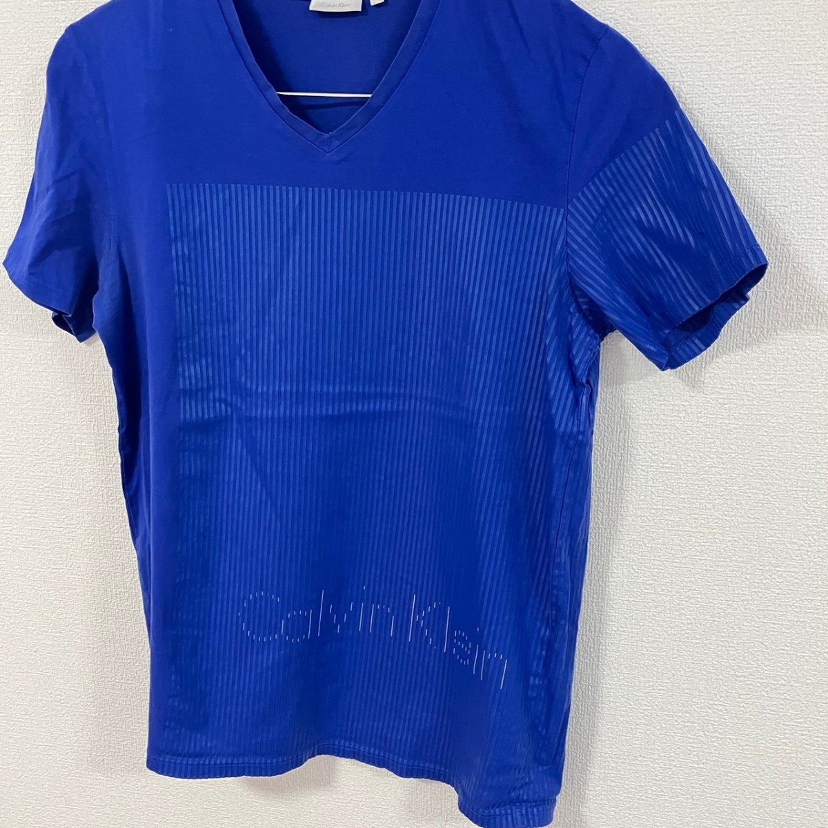 H4133NL Calvin Klein カルバンクライン サイズM Vネック 半袖Tシャツ ブルー メンズ コットンTシャツ 綿100% 大人カジュアル USED _画像5
