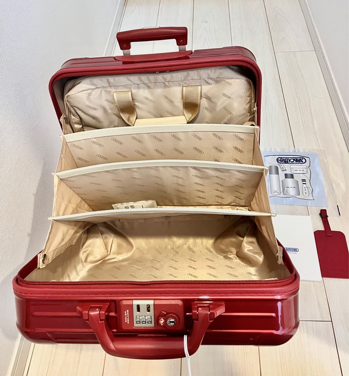 美品 リモワ サルサデラックス 35L 4輪 オリエンタルレッド 機内持込 リモワ RIMOWA サルサ デラックス オリエントレッド|Yahoo