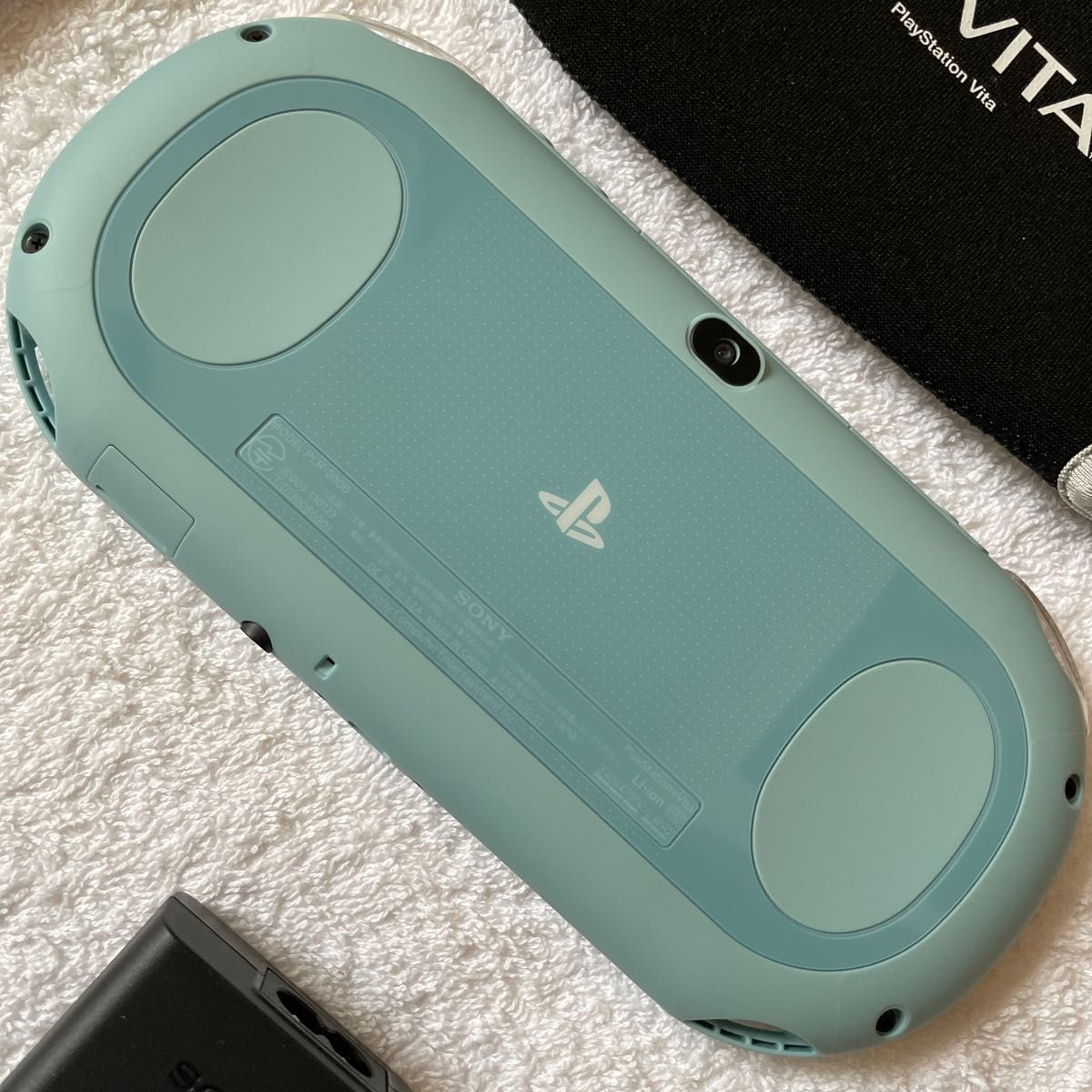 PS VITA PCH2000 本体 ホワイト ライトブルー ソフトまとめ売り PS VITA PCH2000 本体 ホワイト ライトブルー ソフトまとめ売り