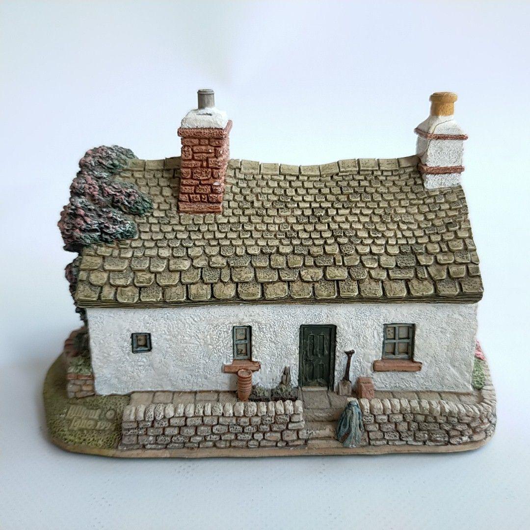 lilipa train ROSE COTTAGE-SKLRSGILL LILLIPUT LANE miniature house England Britain ornament Vintage antique hand made 