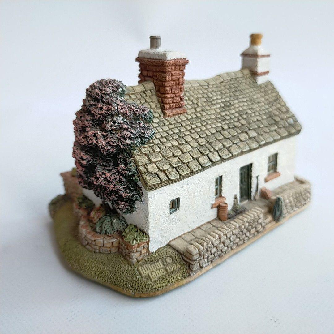 lilipa train ROSE COTTAGE-SKLRSGILL LILLIPUT LANE miniature house England Britain ornament Vintage antique hand made 