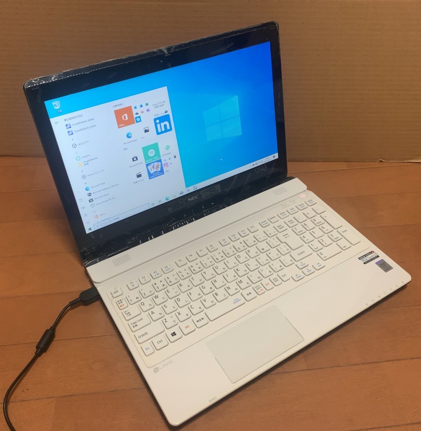 贈る結婚祝い 【超得・使用時間少な目】☆NEC LAVIEノートPC(ホワイト