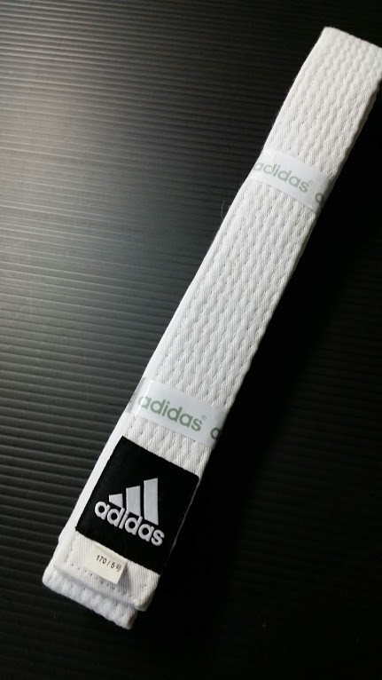 155cm 3.5号 adidas アディダス 空手着 K002 トレーニング （形・組手兼用）白帯付上下set 新品_ロゴマーク付です。