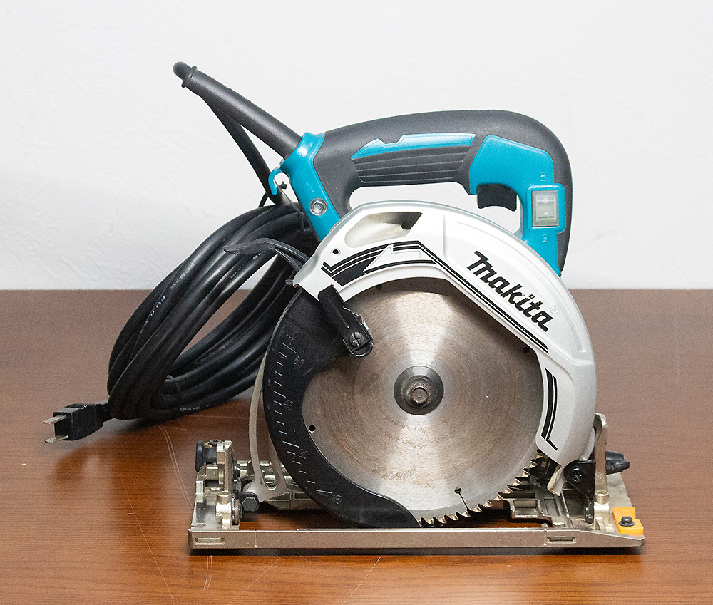 当店一番人気】 makita マキタ 5734S 165mm 丸ノコ 青 切断機 木材加工