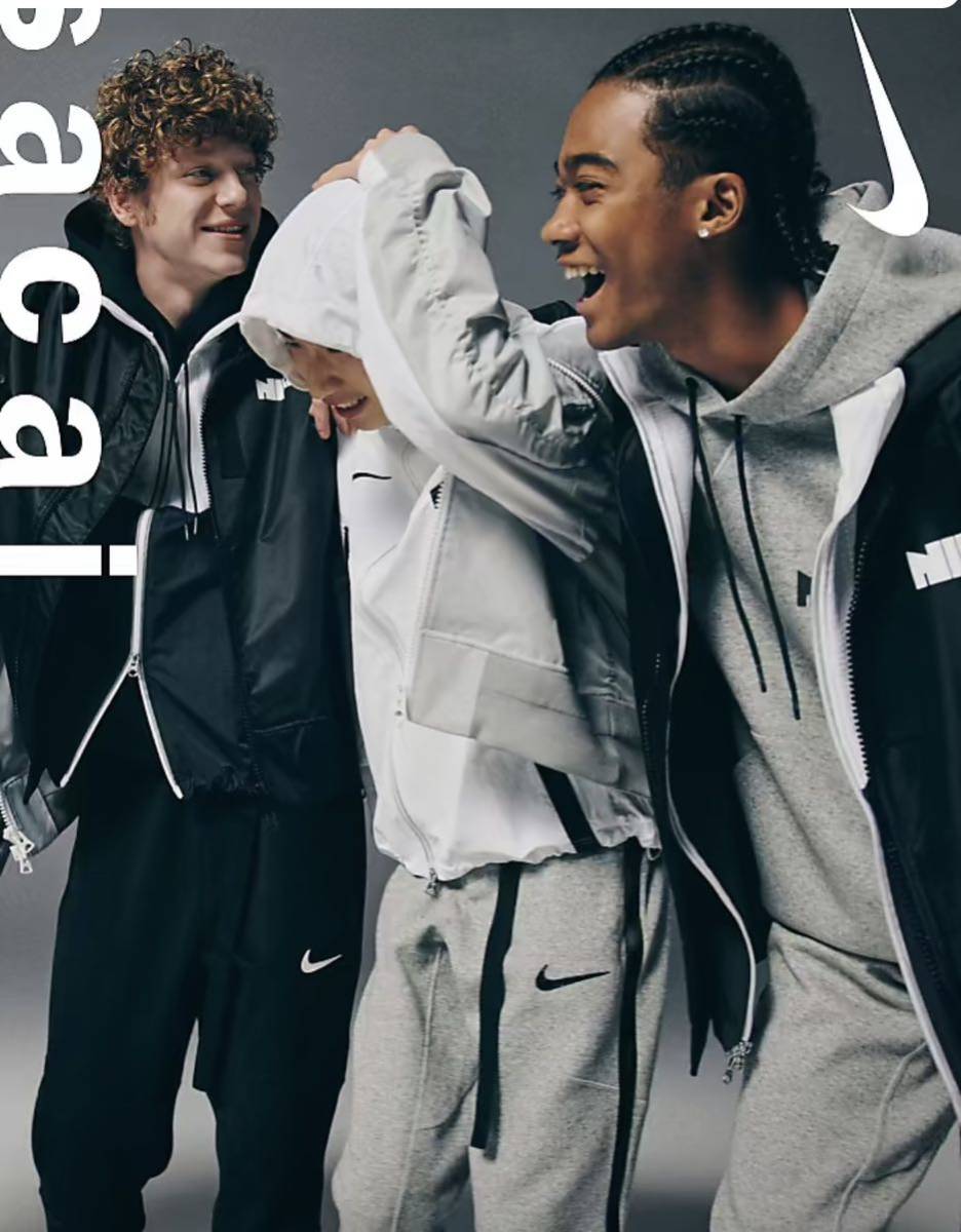 NIKE × sacai ナイキ サカイ レイヤード ボンバージャケット NIKE × sacai ナイキ サカイ レイヤード ボンバージャケット