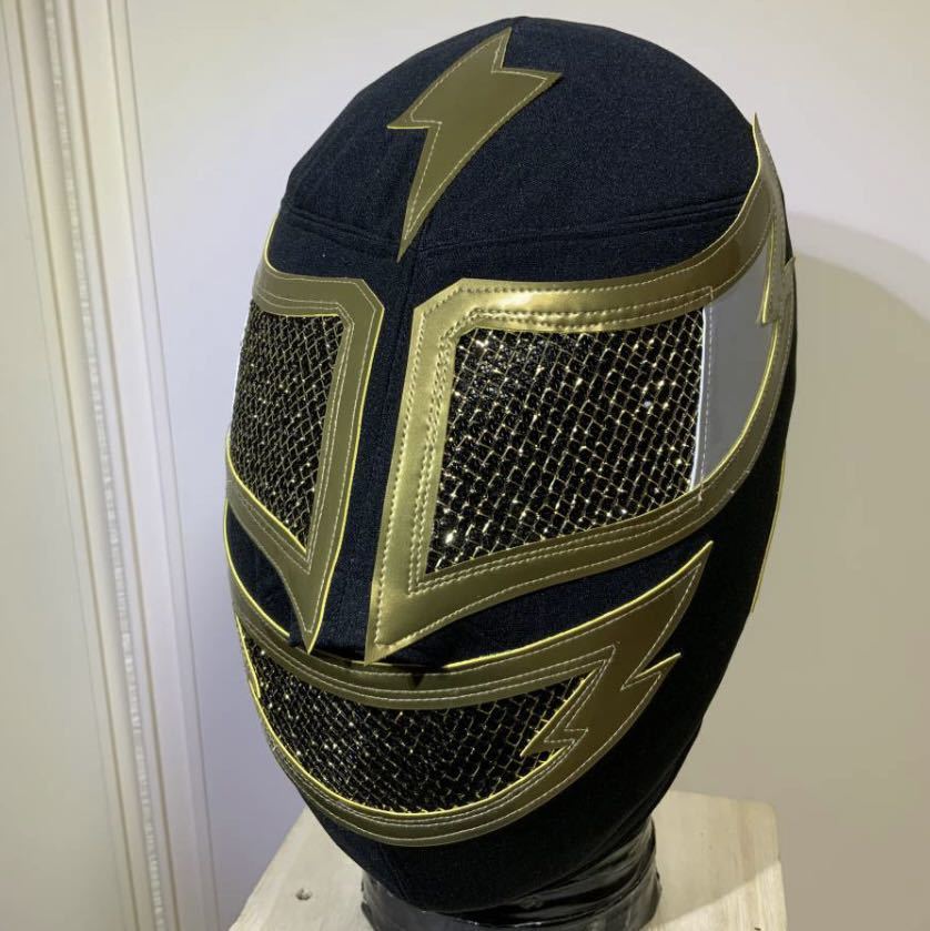 新日本プロレス スーパー ストロング マシン マスク 黒x金 ZIP 新日本プロレス スーパー ストロング マシン マスク 黒x金 ZIP