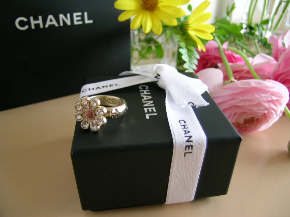 【キラキラのフラワーが可愛い♪】CHANEL★リング 正規品 CHANEL リング 菊の花|Yahoo!フリマ(旧PayPayフリマ)
