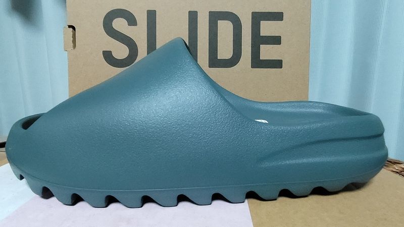 送料無料★完売★28.5cm★adidas YEEZY SLIDE SLATE MARINE★アディダス イージー スライド スレートマリーン★ID2349_画像2