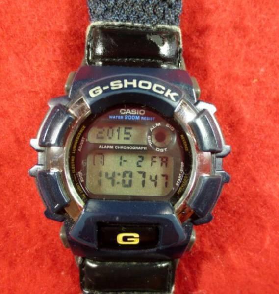 GS5A2）◎完動腕時計 送料無料(定形外)★カシオ Gショック★AW-9500◎ブラック系のフォルムは精悍さが溢れています。