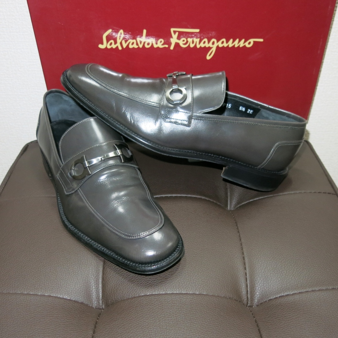 現金特価】 エッジの効いた色合い|フェラガモ|Salvatore Ferragamo|US5