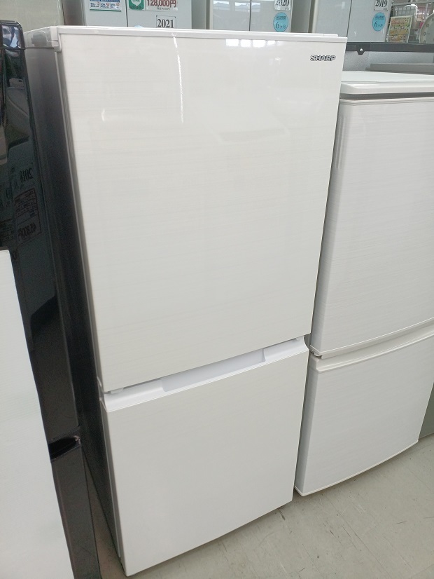 SHARP シャープ ノンフロン冷凍冷蔵庫 SJ-D15G-W 152L ホワイト系 つけかえどっちもドア 2020年製【中古品】 ○YR-51101○