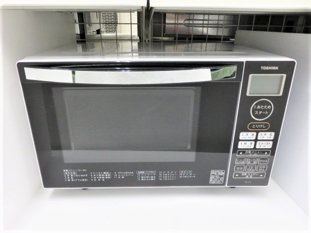 贅沢屋の 900W 18L オーブンレンジ 東芝 TOSHIBA 【中古品】 ER-S18(W